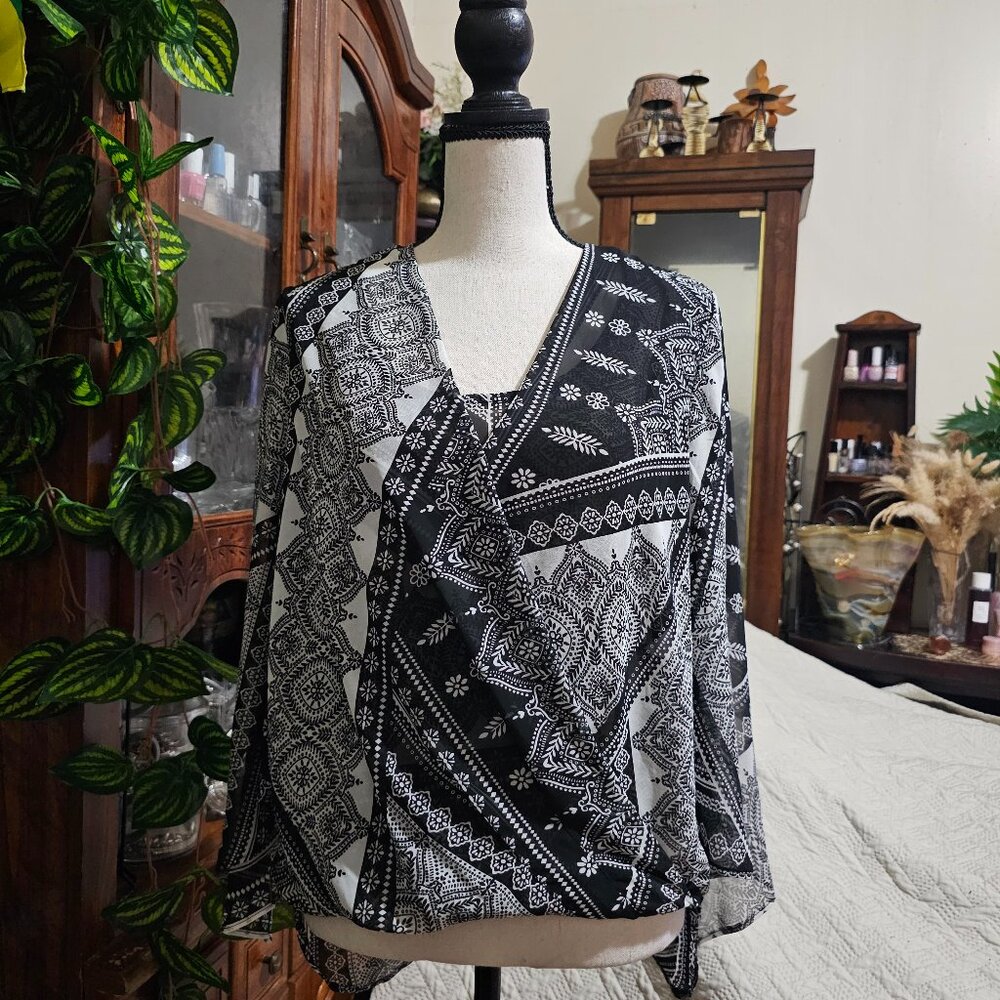 Karen Kane Black and White Print Draped Front Angle Sleeve Top NWT